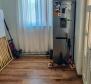Modern földszinti apartman Njivice városában, Omišaljban - pic 9