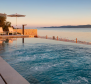 Csodálatos 1. vonalbeli modern villa a tengerparton Zadar környékén - pic 12