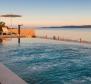 Csodálatos 1. vonalbeli modern villa a tengerparton Zadar környékén - pic 39