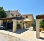 Propriété touristique de 10 logements sur Vir, composée des deux appart-houses - pic 14