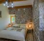 Egy gyönyörű kővilla úszómedencével Krk szigetén, Vrbnik területén - pic 8