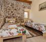 Egy gyönyörű kővilla úszómedencével Krk szigetén, Vrbnik területén - pic 11
