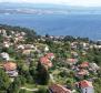 Apartment building of 700m2 with a swimming pool in Lovran + 6000m2 of land with a project for a wellness resort with 28 rooms - pic 4