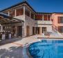 Spacious villa with a large building plot in Rovinj - pic 41