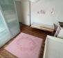 Möbliertes Einfamilienhaus mit Garage in ruhiger Lage, Busoler, Pula - foto 32