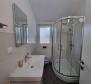 Maison de 5 appartements avec beaucoup de potentiel, dans un endroit calme et magnifique dans la région de Porec - pic 29