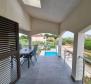 Maison de 5 appartements avec beaucoup de potentiel, dans un endroit calme et magnifique dans la région de Porec - pic 30