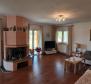 Maison de 5 appartements avec beaucoup de potentiel, dans un endroit calme et magnifique dans la région de Porec - pic 44