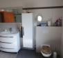 Maison de 5 appartements avec beaucoup de potentiel, dans un endroit calme et magnifique dans la région de Porec - pic 58