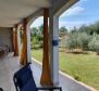 Maison de 5 appartements avec beaucoup de potentiel, dans un endroit calme et magnifique dans la région de Porec - pic 61