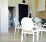 Nádherná turistická nemovitost se 4 lux apartmány v Primoštenu, pouze 200 metrů od moře - pic 13