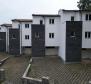 Pięć domów szeregowych o powierzchni 590 m2 z widokiem na morze i 2 basenami w Icici - pic 22