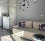 Csodálatos ingatlan 6 apartmanból az 1. vonalon a tengerhez Rogoznica városában - pic 19