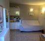 Apartmán s nádhernou zahradou v Postiře na ostrově Brač 150 metrů od moře - pic 25