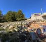 Pozoruhodný pozemek na ostrově Hvar s fantastickým výhledem na moře - pic 6 Pozoruhodný pozemek na ostrově Hvar s fantastickým výhledem na moře - pic 6
