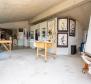 Apartmánový dům v Bašce Vodě s bazénem - pic 16