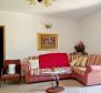 Zwei-Zimmer-Wohnung mit kleinem Garten, Sommerküche und Parkplatz - foto 3