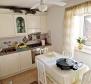 Zwei-Zimmer-Wohnung mit kleinem Garten, Sommerküche und Parkplatz - foto 6