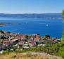 Terrain urbain près d'Omis 