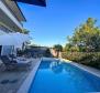 Haus mit drei Wohnungen, Swimmingpool und Meerblick 