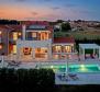 Bright Mediterranean villa surrounded by greenery in Svetvincenat 
