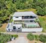 Villa moderne neuve à vendre à Moscenicka Draga à 600 m de la plage 
