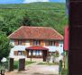 Steinhaus mit großem Garten in Sinac, Otocac 