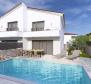 Semi-detached villa in Malinska with pool, for sale 