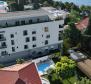Appartement de luxe 2 chambres dans un nouveau complexe boutique à 100 m de la mer à Split, à vendre 