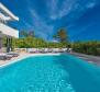 Fantastique villa moderne dans le quartier Privlaka avec oasis SPA, jacuzzi et piscine 