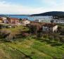 Urban land of 1.021m2 in Pomer, Medulin 