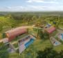 Telk eladó Brtoniglában 3 ECO-villa projekttel 