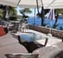 Čtyřhvězdičkový mini-hotel na nábřeží na Mali Lošinj 20 metrů od pláže 