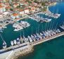 Projekt hotelu z 65 pokojami na wyspie Ugljan przy marinie 