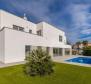 Lenyűgöző modern villa Krk városában, lélegzetelállító kilátással a tengerre 