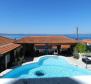 Apart-Villa in Dugi Rat, nur 70 Meter vom Meer entfernt 