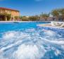 Property with swimming pool and garage in Banjole 