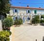 Haus in Umag, 450 Meter vom Meer entfernt 