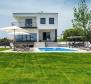 Moderne Luxusvilla mit Pool in Štinjan, ca. 1 km von den Stränden entfernt 