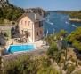 Propriété isolée unique de type phare avec jetée privée dans la région de Sibenik 