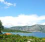 Terrain urbain sur la magnifique île de Korcula à 50 m de la mer 