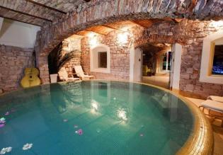 Schöner venezianischer Palazzo auf der Insel Hvar mit Schwimmbad 
