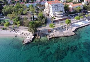 Outstanding seafront hotel in a close vicinity to Rijeka by the beach 