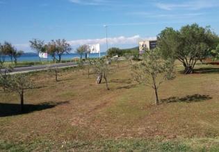 Very attractive seafront land plot meant for construction, across the road to the beach 