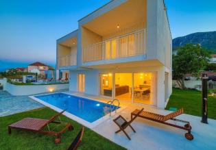 Seven new modern villas for sale in Kastela, Split 