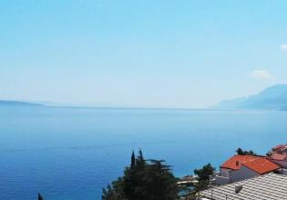 Traditionelles kroatisches Bed &amp; Breakfast Hotel an der Riviera von Omis mit wunderschönem Meerblick 