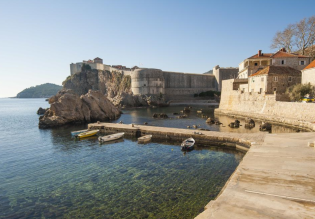 Great tourist property near the City Walls of Old Dubrovnik and just a few steps from the sea 