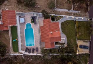Exclusively PRIVATE villa for sale on Omis riviera 