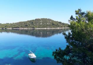 Lovely waterfront family pansion on Korcula 