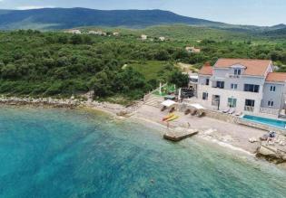 Schöne neu erbaute Villa mit Swimmingpool auf Peljesac direkt am Strand 